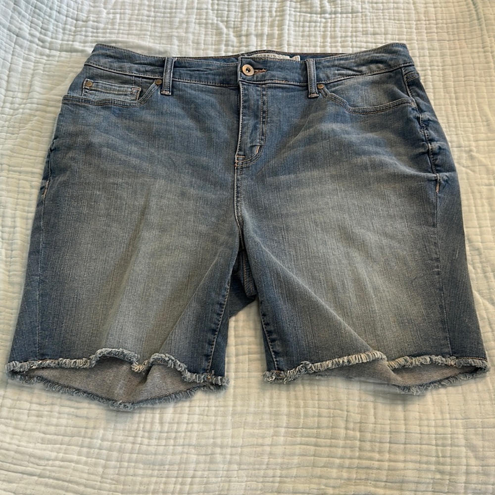 Torrid denim shorts size 16